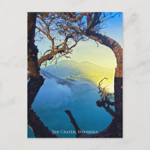 Carte Postale Cratère à soufre de montagne Cadre d'étang bleu