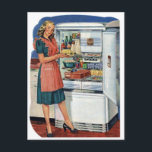 Carte Postale Cuisine vintage Retro Femmes les années 50 Réfrigé<br><div class="desc">Vintage Retro Femmes les années 50 Cuisine Réfrigérateur complet,  classique des années cinquante vintage image publicitaire avec un réfrigérateur bien rempli!</div>