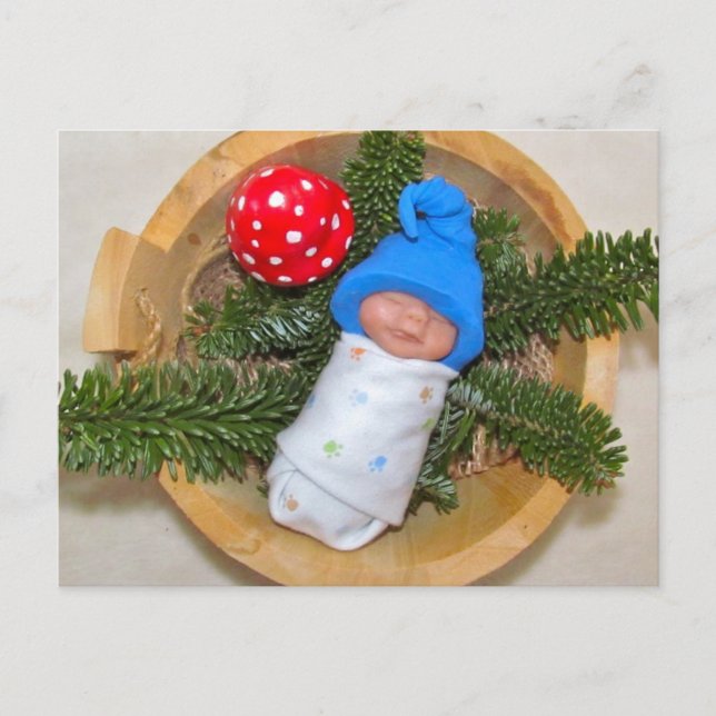 Carte Postale Cute Baby Elf sur pin avec tabouret : Argile polym (Devant)
