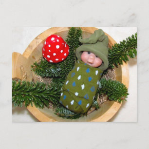 Carte Postale Cute Baby Elf sur pin avec tabouret : Argile polym