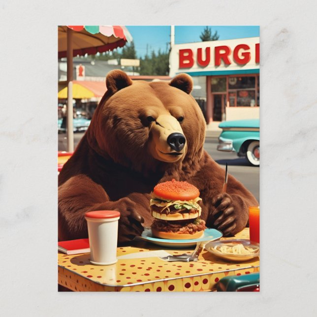 Carte Postale Cute Bear au Diner avec un Cheeseburger Feast (Devant)