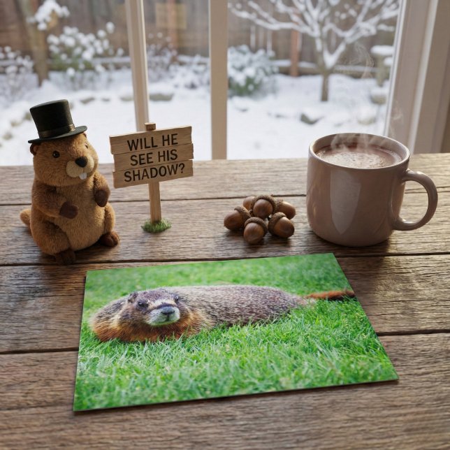 Carte Postale Cute Realistic Groundhog Peeking In Green Grass (Créateur téléchargé)