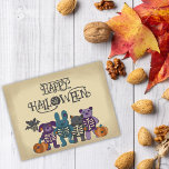 Carte Postale Cute Skeleton Animaux et Halloween Citrouille<br><div class="desc">Envoyez des salutations mignonnes et légèrement éffrayantes avec cette carte postale d'Halloween. Il présente des illustrations d'animaux en peluche mignons avec certains de leurs squelettes montrant pour un look légèrement éffrayant avec quelques citrouilles en peluche patché. Il y a une chauve-souris, un ours, un chat, un chien et un lapin....</div>