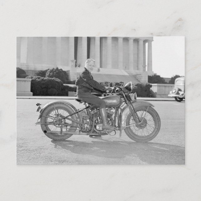 Carte Postale Dame à moto, 1937 (Devant)