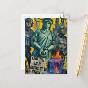 Carte Postale dame de la liberté manifestant arrêtée par la poli