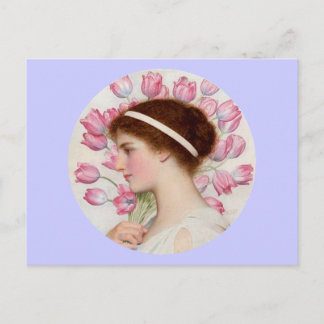 Carte Postale Dame en robe classique avec tulipes roses