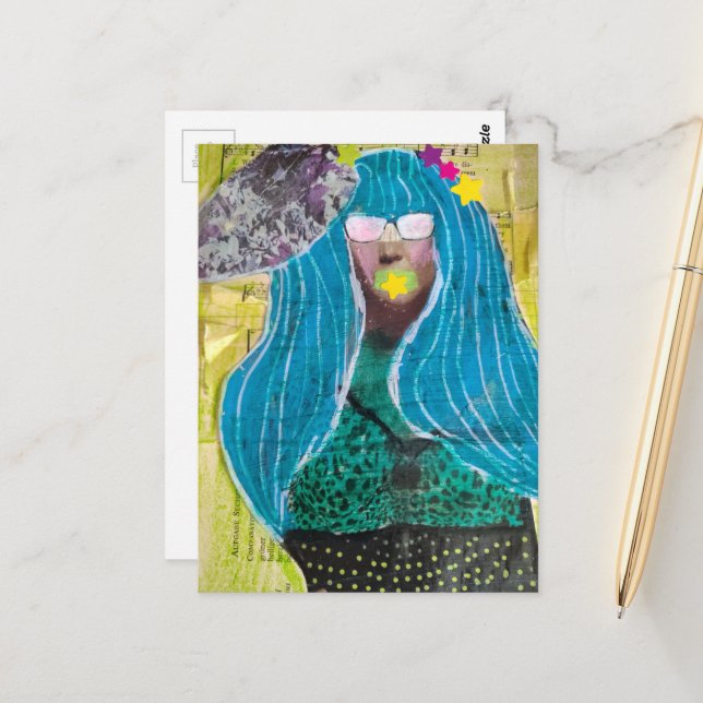 Carte Postale Dame Unique Avec Cheveux Bleus Collage Multimédia (Devant/Arrière en situation)