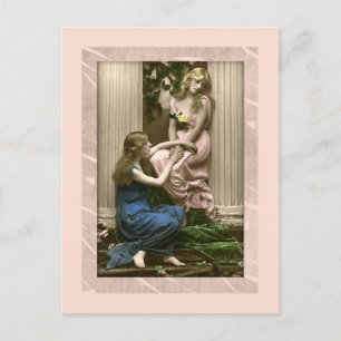 Carte Postale Dames charmantes à côté de colonnes Victoriennes