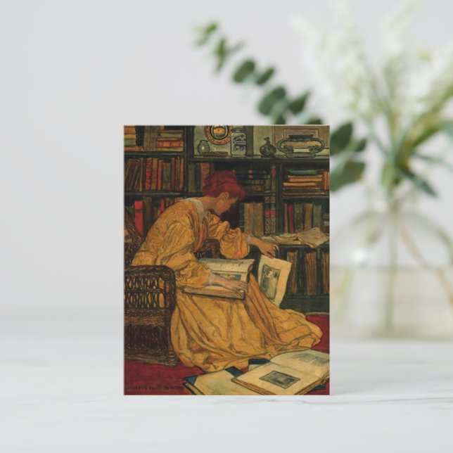 Carte Postale Dans la bibliothèque (Debout devant)