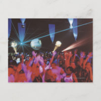 Danse de foule enthousiaste