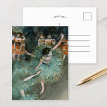 Carte Postale Danseuse, danseuse en vert | Edgar Degas<br><div class="desc">Swaying Dancer, Dancer in Green (1877-1879) de l'impressionniste français Edgar Degas. Degas est célèbre pour ses dessins pastel et ses peintures à l'huile. Il était un maître dans la représentation du mouvement, comme on peut le voir dans ses nombreuses oeuvres de danseurs de ballet. Utilisez les outils de conception pour...</div>