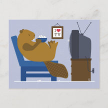 Carte postale de castor regardant la télévision
