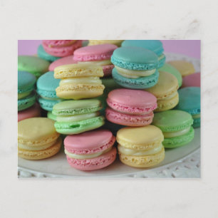 Carte postale de macarons macaron à arc-en-ciel co