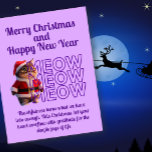 Carte postale de Noël de chat de Père Noël<br><div class="desc">Célébrez Noël avec notre carte postale de Noël Cute Père Noël Cat montrant un chat câlin habillé comme le Père Noël et disant Meow Meow Meow Meow. En dessous de l'image se trouve la citation "La gratitude transforme ce que nous avons en assez. Ce Noël, laissez votre coeur déborder de...</div>