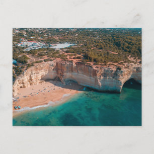 Carte postale de paysage de plage moderne dans la 