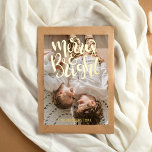 Carte Postale De Vacances En Aluminium Joyeux et brillant Quelle année photo Budget Noël<br><div class="desc">Gleaming Elegance : 'Merry & Bright' Gold Foil Carte Postale de Noël Cette saison des Fêtes, élevez vos salutations à un niveau d'élégance opulente avec notre Carte Postale 'Merry & Bright' Gold Foil. Cette superbe carte postale n'est pas seulement une carte, c'est une oeuvre d'art. Le devant est orné d'une...</div>