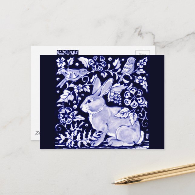 Carte Postale Dedham Blue Rabbit, Classic Blue & White Design (Devant/Arrière en situation)