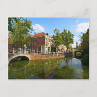 Delft, canal, pont et vieilles maisons