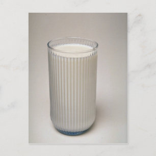 Carte Postale Délicieux verre de lait