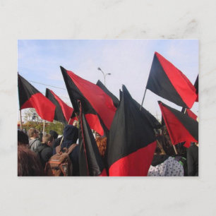 carte postale des drapeaux anarchistes
