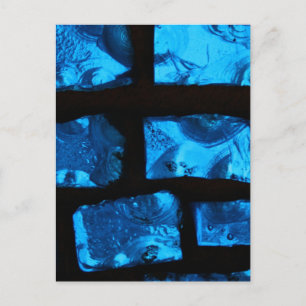Carte Postale Des morceaux de verre bleu avec du grout noir entr