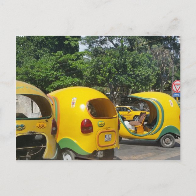 Carte Postale Des taxis de coco jaune vif de Cuba (Devant)