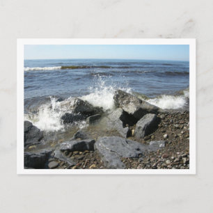Carte Postale des vagues s'écrasent sur la côte