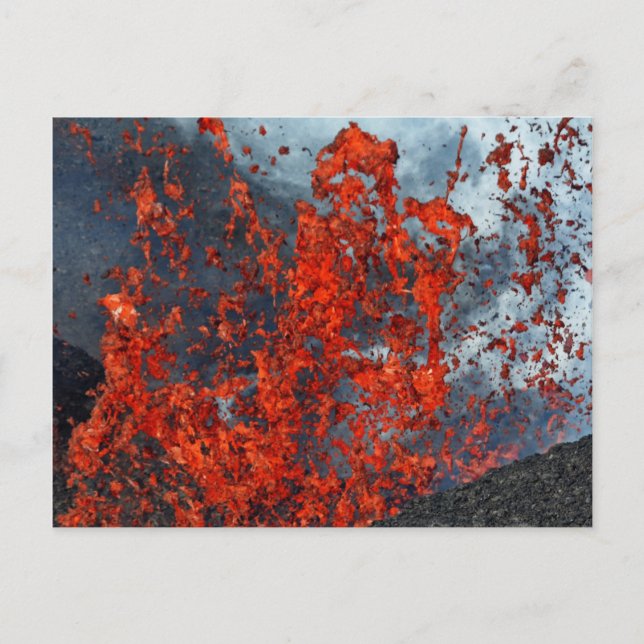 Carte Postale Dessin de lave chaude du cratère du volcan en érup (Devant)