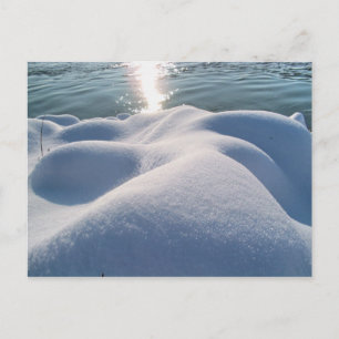 Carte Postale Détail de la rive gelée, glace, pierre, sable, eau