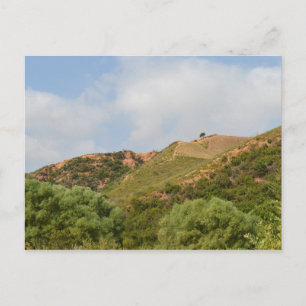 Carte postale d'été des collines méditerranéennes