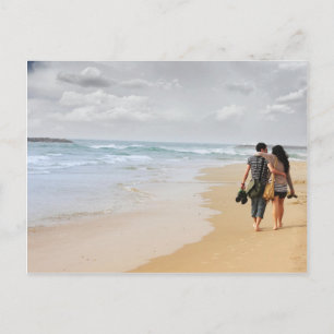 Carte Postale deux amoureux sur la plage