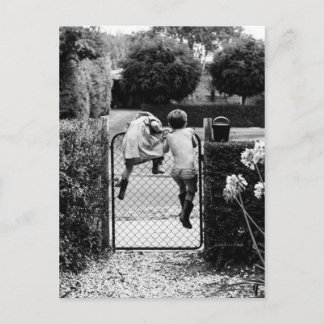 Carte Postale Deux enfants's échappent