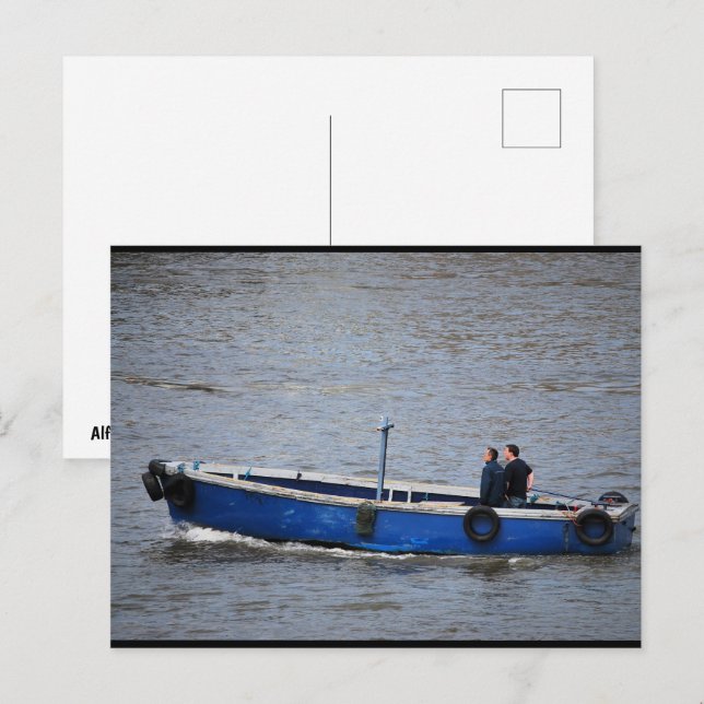 Carte Postale Deux hommes et un bateau bleu (Devant / Derrière)