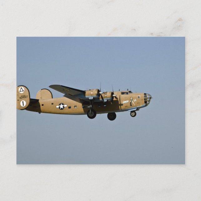 Carte Postale Diamond Lil B-24 Bomber, atterrissant à Oshkosh, (Devant)