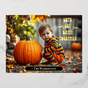 Carte Postale D'invitation À Feuilles D'aluminium Bébé adorable avec Citrouille Halloween