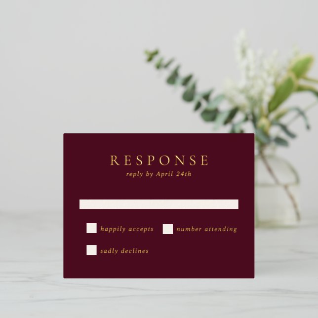 Carte Postale D'invitation À Feuilles D'aluminium Elegant Deep Burgundy Foil Wedding RSVP Card (Debout devant)