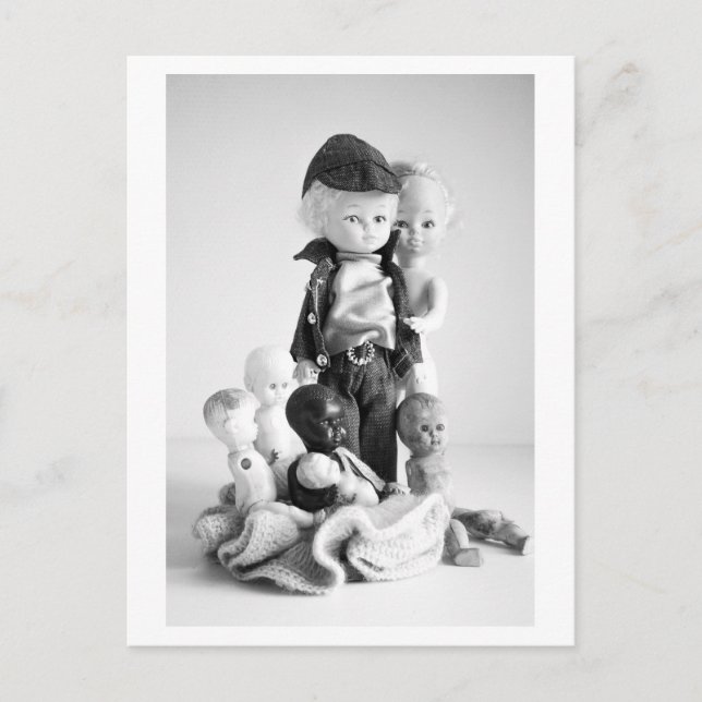 Carte Postale Doll Portrait - Vintage Doll Family (Devant)