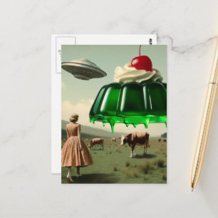Carte Postale Douce friandise verte surréaliste dans le pâturage