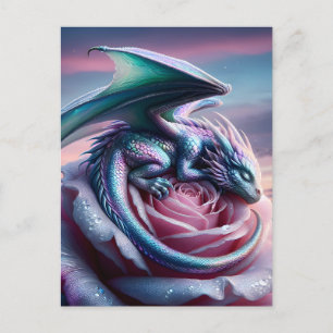 Carte Postale Dragon de bébé Iridescente endormi sur rose rose