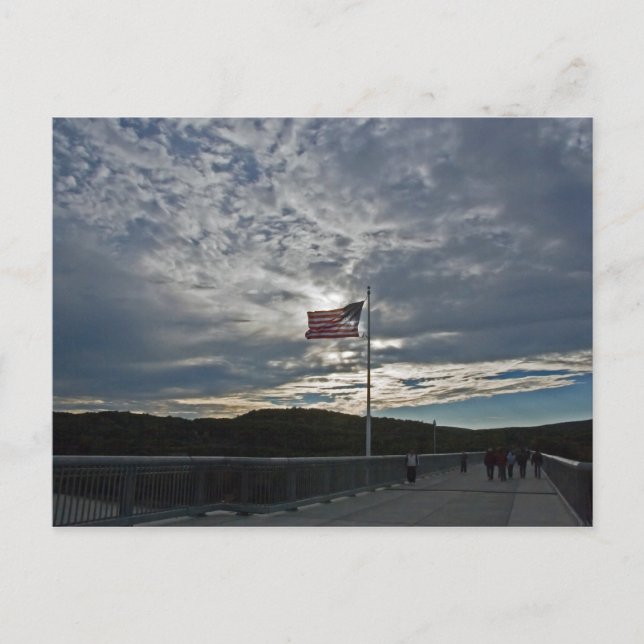 Carte Postale Drapeau sur la passerelle (Devant)