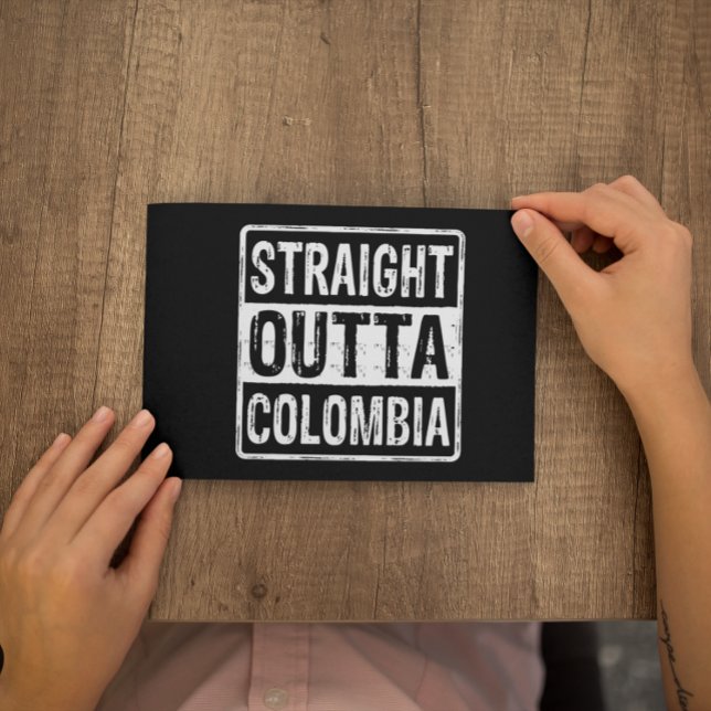 Carte Postale Droit devant la Colombie Noir Blanc (straight outta colombia black white postcard)