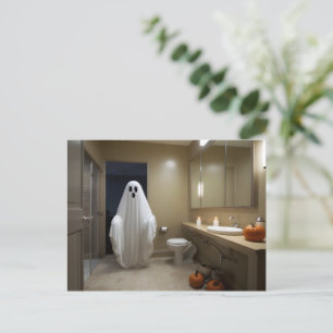 Carte Postale Drôle fantôme d'Halloween dans les toilettes de la