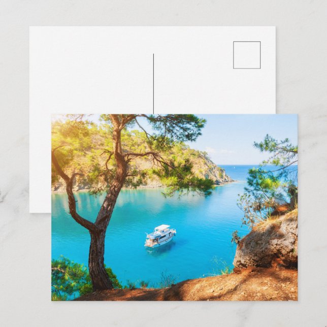 Carte postale d'un appartement moderne avec vue su (Devant / Derrière)