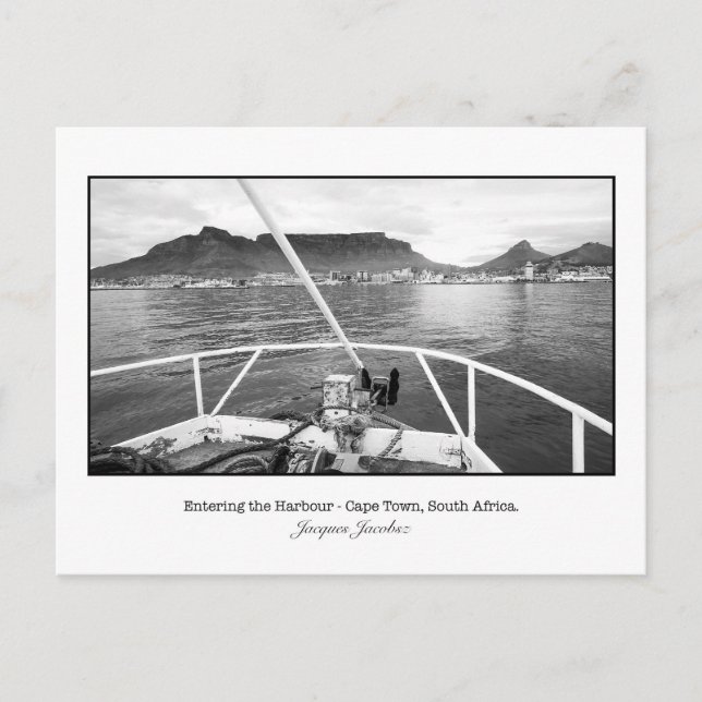 Carte postale d'un bateau entrant dans la baie de  (Devant)