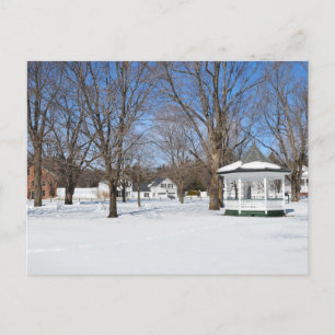 Carte postale d'une ville typique du Vermont en hi