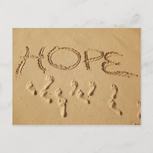 Carte Postale Ecriture de sable "Hope" sur la plage avec le