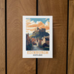Carte Postale Edimbourg Scotland Castle Retro Vintage voyage<br><div class="desc">Découvrez cette belle carte postale de voyage écossaise rétro d'Édimbourg,  qui présente le célèbre château et l'architecture unique de la destination touristique populaire en Europe. OEuvres extraordinaires comme souvenir de voyage et idée cadeau.</div>