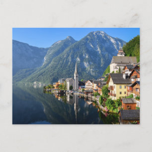 Carte Postale Église et village de Hallstatt, Autriche avec Alpe