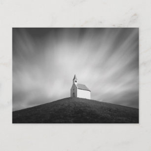 Carte Postale Eglise sur une colline en noir et blanc