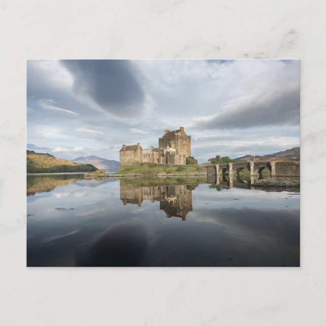 Carte Postale Eilean Donan Castle avec réflexion en Ecosse (Devant)